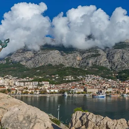 Apartment Maka Makarska