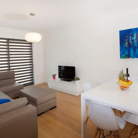 Apartment Maka *